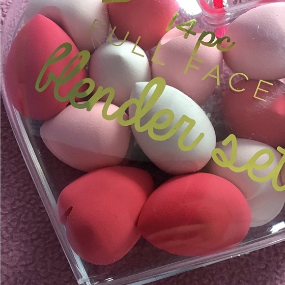 🎁 Idea Heart shaped face makeup blender set of 14 New In Box - Picture 4 of 4